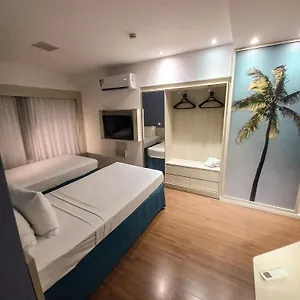 https://flat-privado-mercure-navegantes.portodegalinhashotels.com
