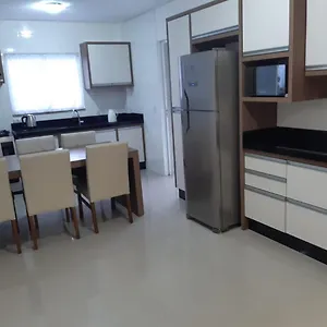 https://apartamento-2-dormitorio-praia-de-bombas.santa-catarina-brasil.com